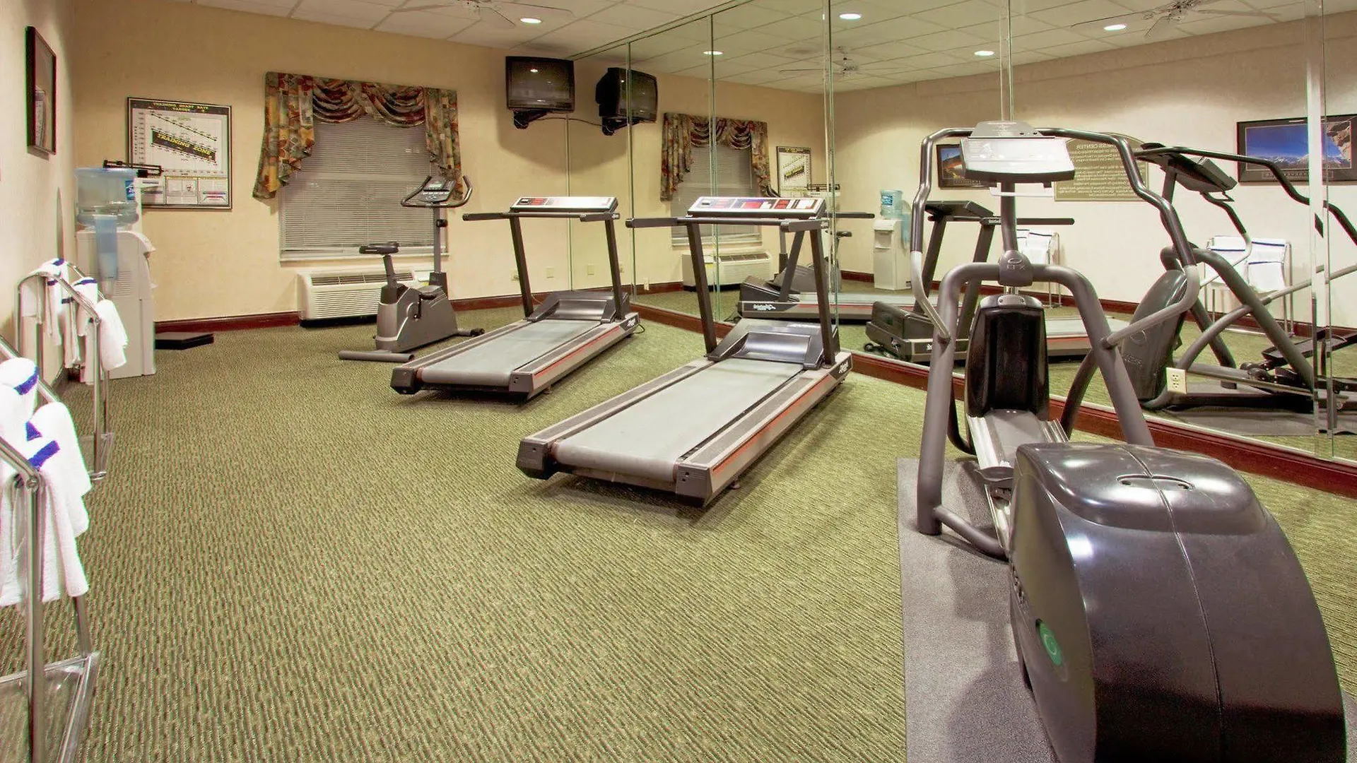 Hotel Holiday Inn Express & Suites Orlando International Airport By Ihg