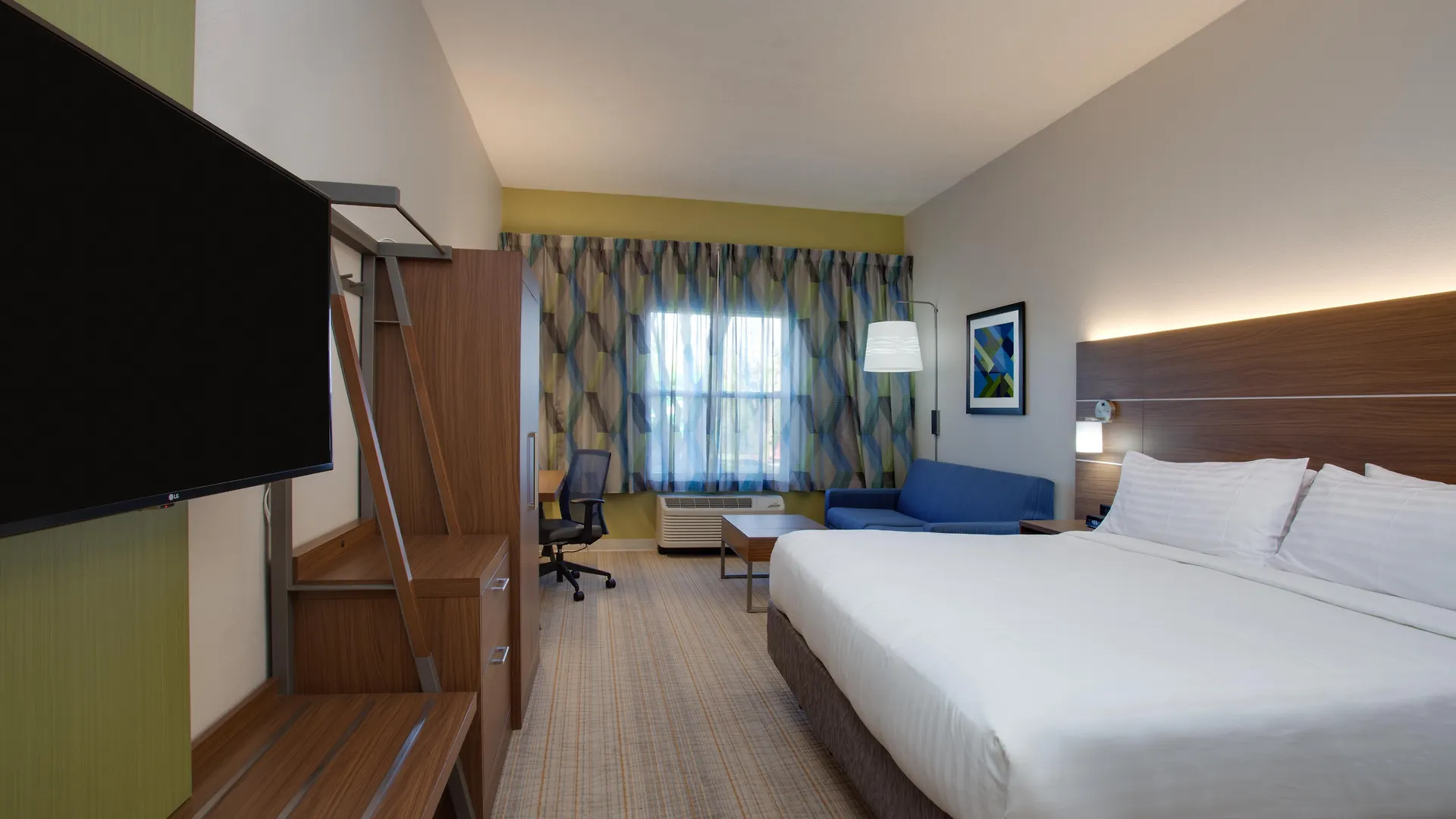 Holiday Inn Express & Suites Orlando International Airport By Ihg