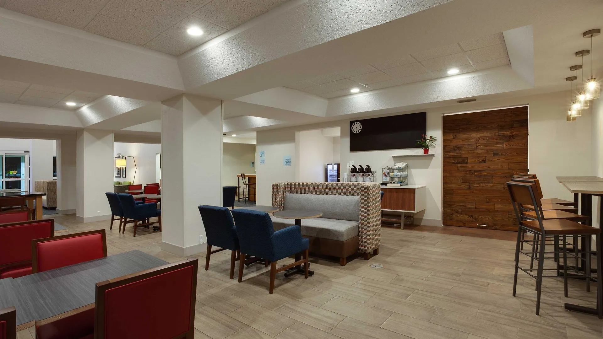 Holiday Inn Express & Suites Orlando International Airport By Ihg 2*,  United States