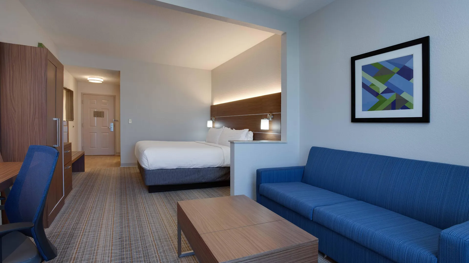 Holiday Inn Express & Suites Orlando International Airport By Ihg 2*,  United States