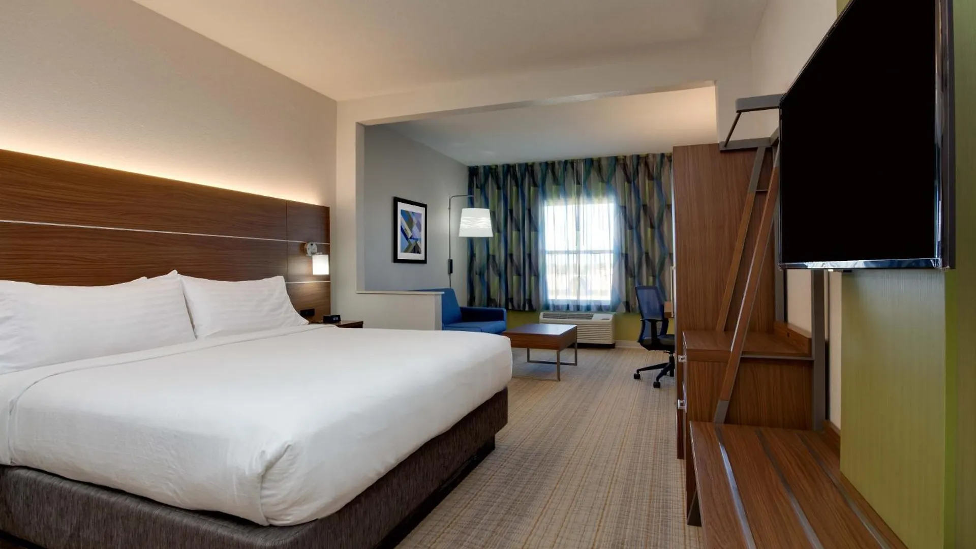 Holiday Inn Express & Suites Orlando International Airport By Ihg 2*,  United States