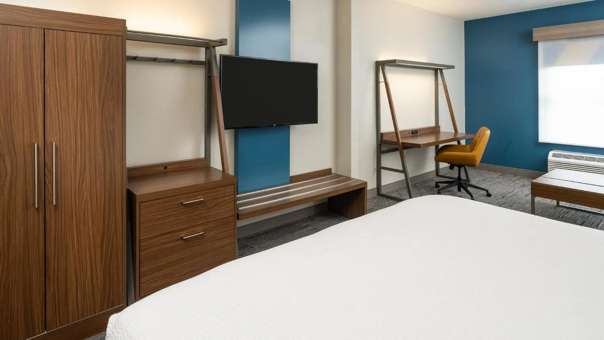 Holiday Inn Express & Suites Orlando International Airport By Ihg