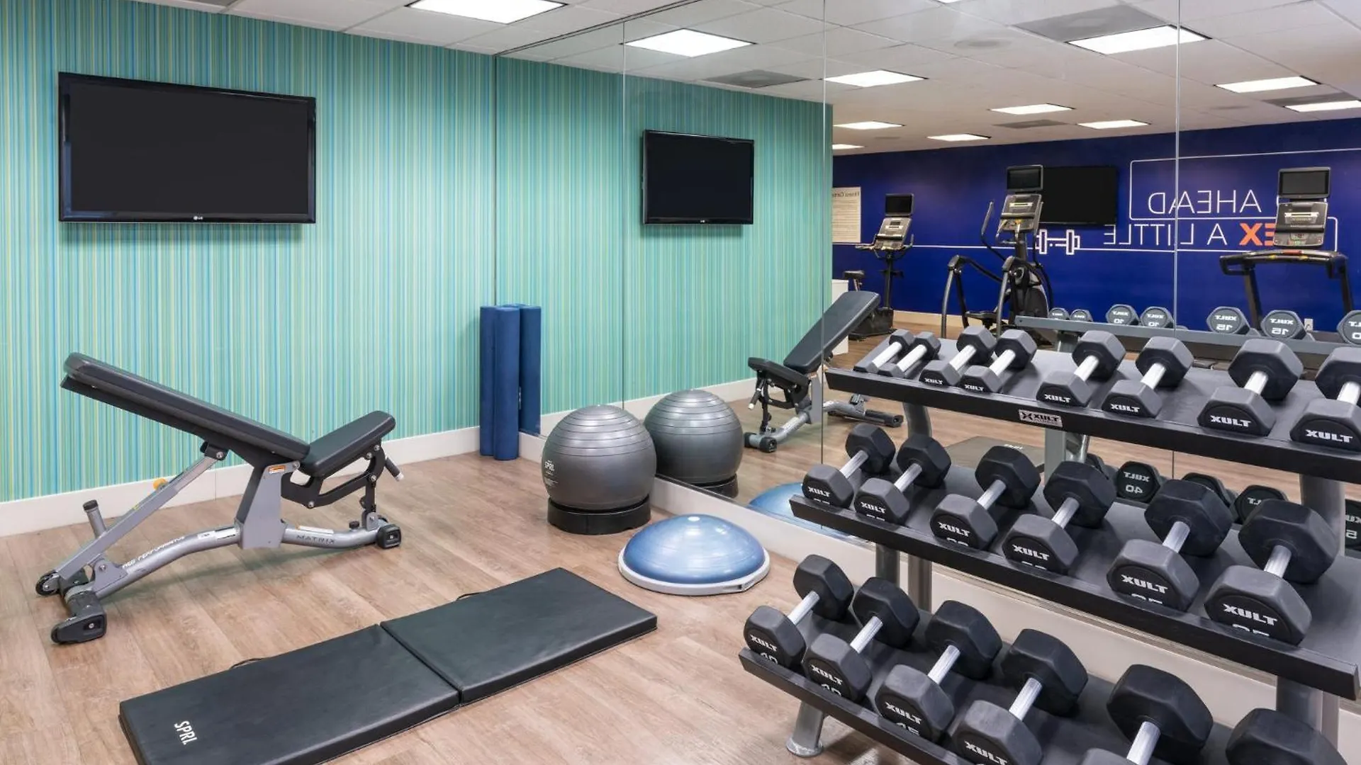 Holiday Inn Express & Suites Orlando International Airport By Ihg 2*,  United States