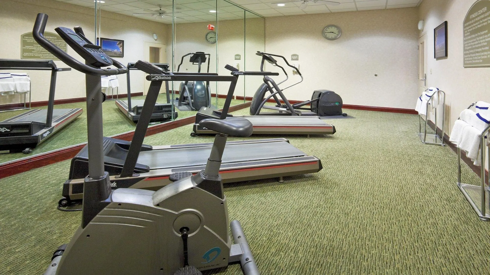 Holiday Inn Express & Suites Orlando International Airport By Ihg Hotel
